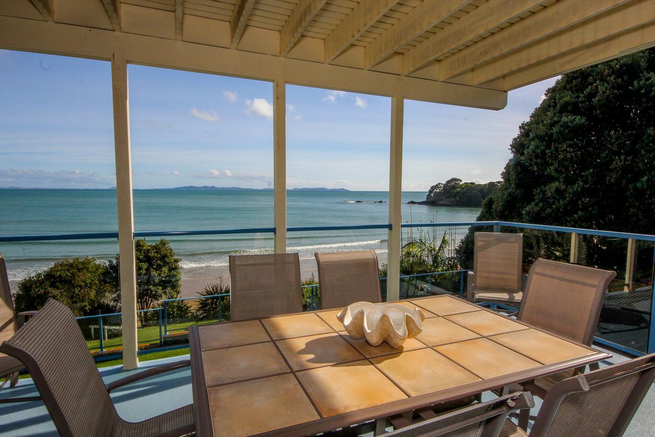 By The Bay Beachfront Apartments Мангонуи Экстерьер фото